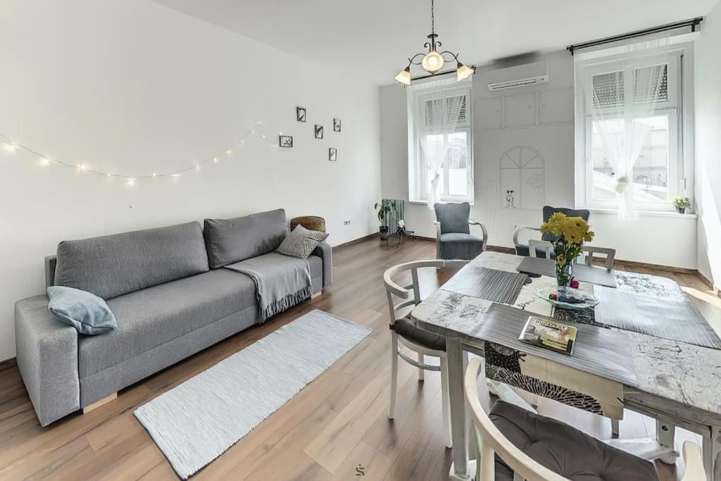 Appartement Bright Sunny At Keleti Station,near Citycenter *