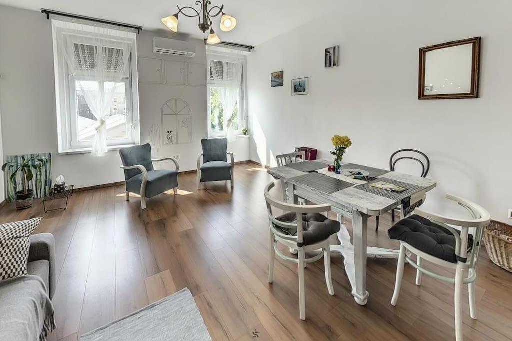 Appartement Bright Sunny At Keleti Station,near Citycenter